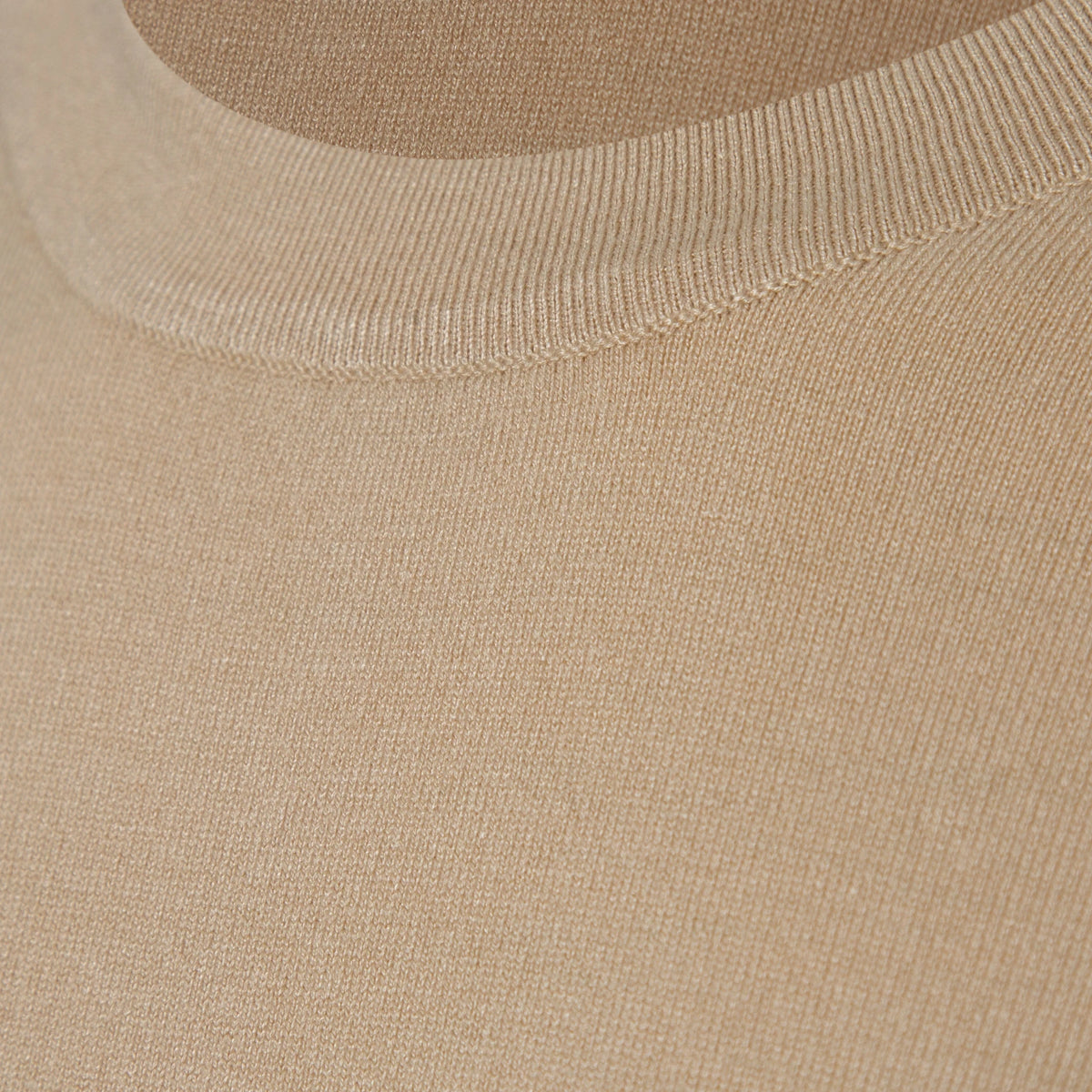 Performance Round-Neck Viscose Pull Over