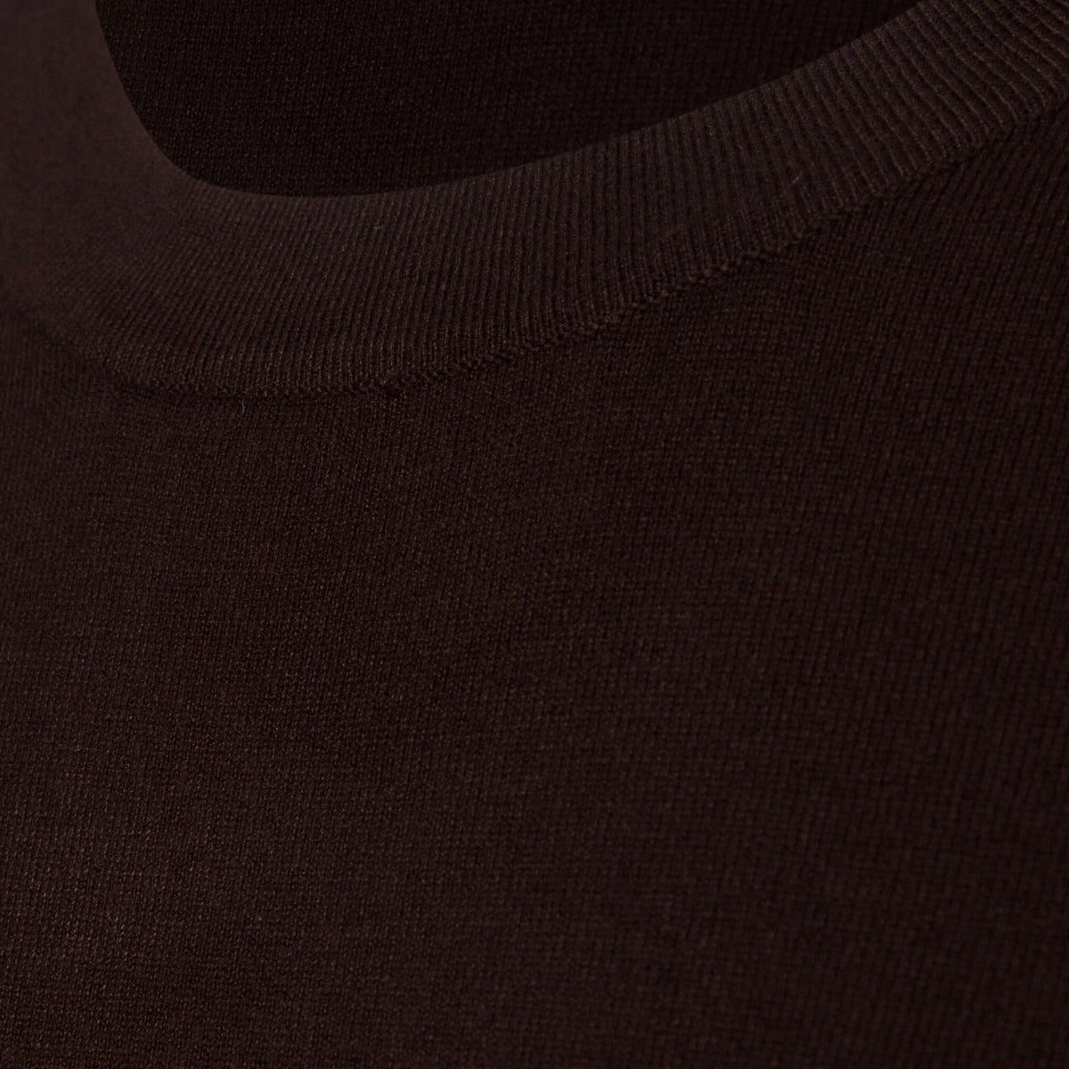 Performance Round-Neck Viscose Pull Over