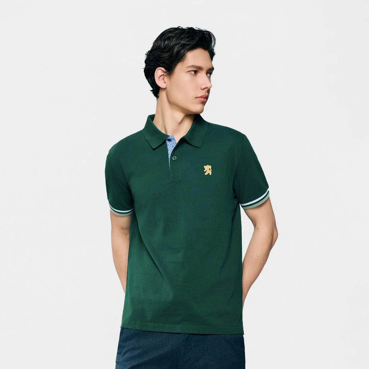 Performance Polo With Small Lion Embroidery (Slim Fit)