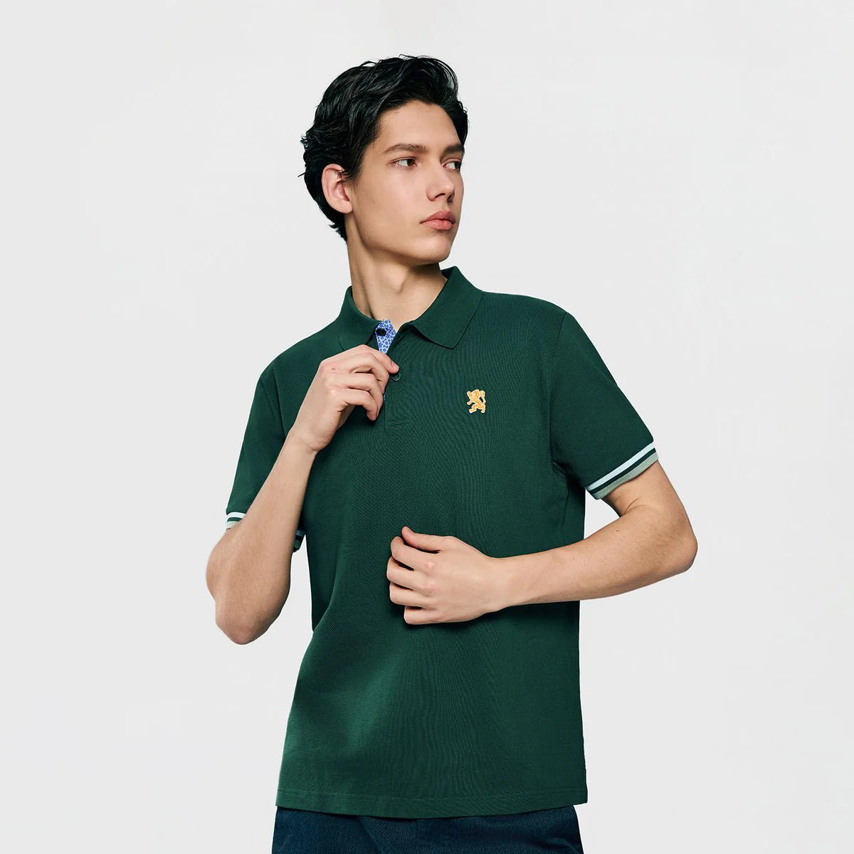 Performance Polo With Small Lion Embroidery (Slim Fit)