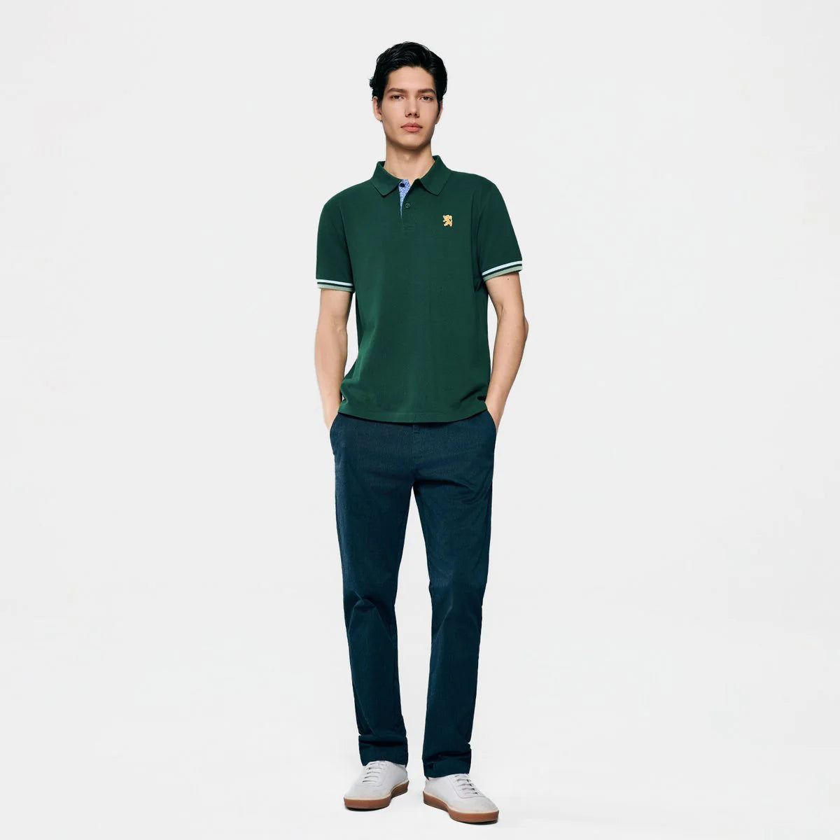 Performance Polo With Small Lion Embroidery (Slim Fit)