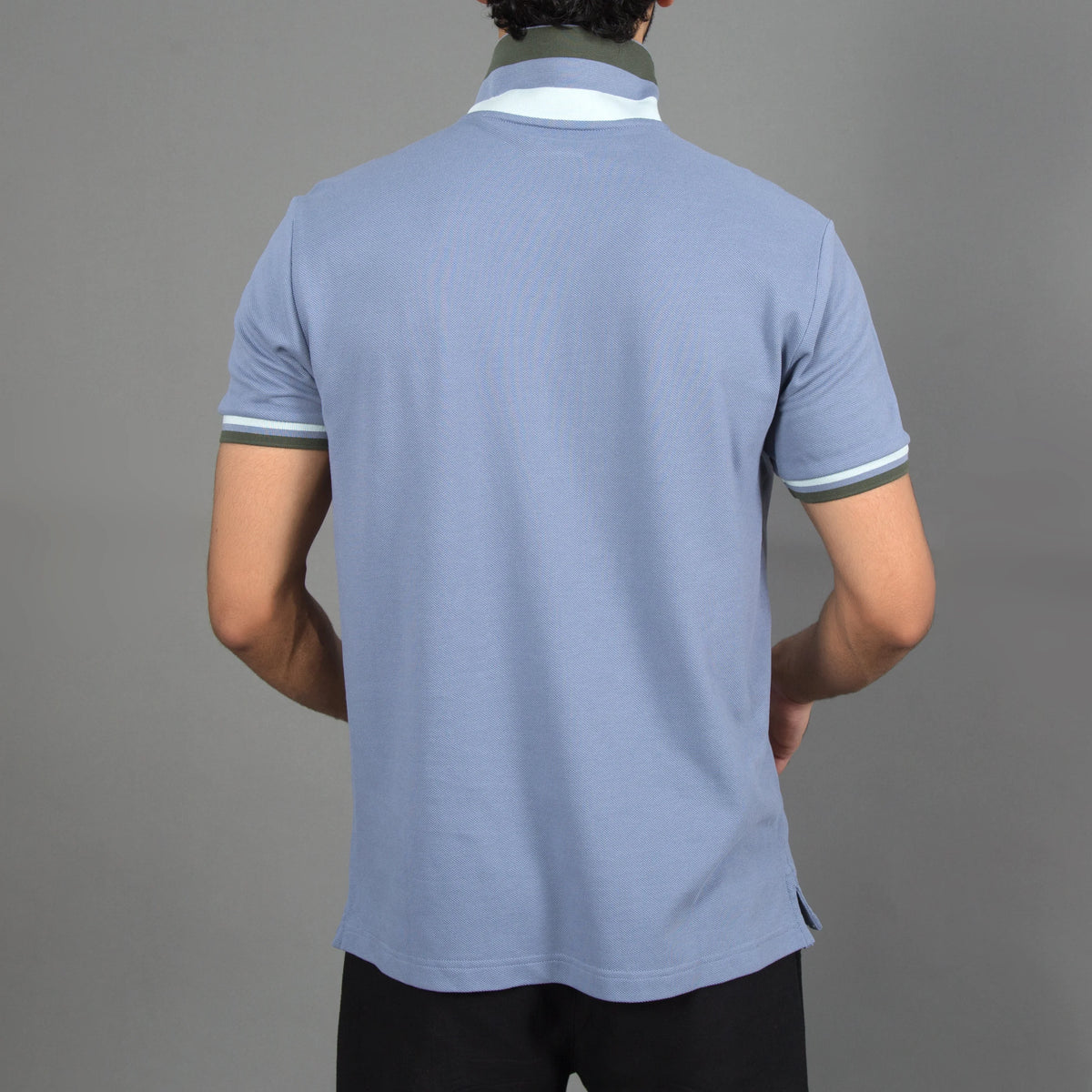 Performance Polo With Small Lion Embroidery (Slim Fit)