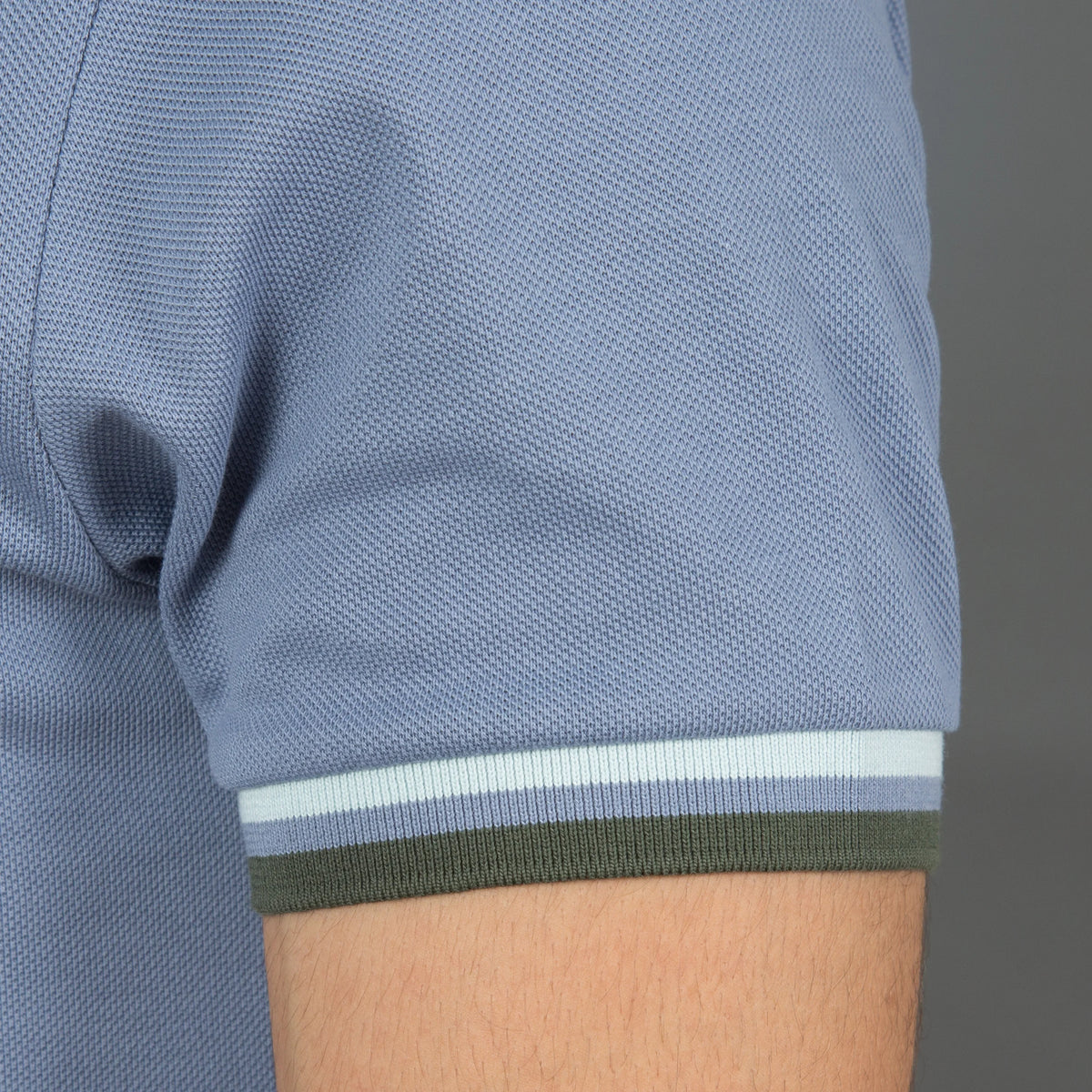 Performance Polo With Small Lion Embroidery (Slim Fit)