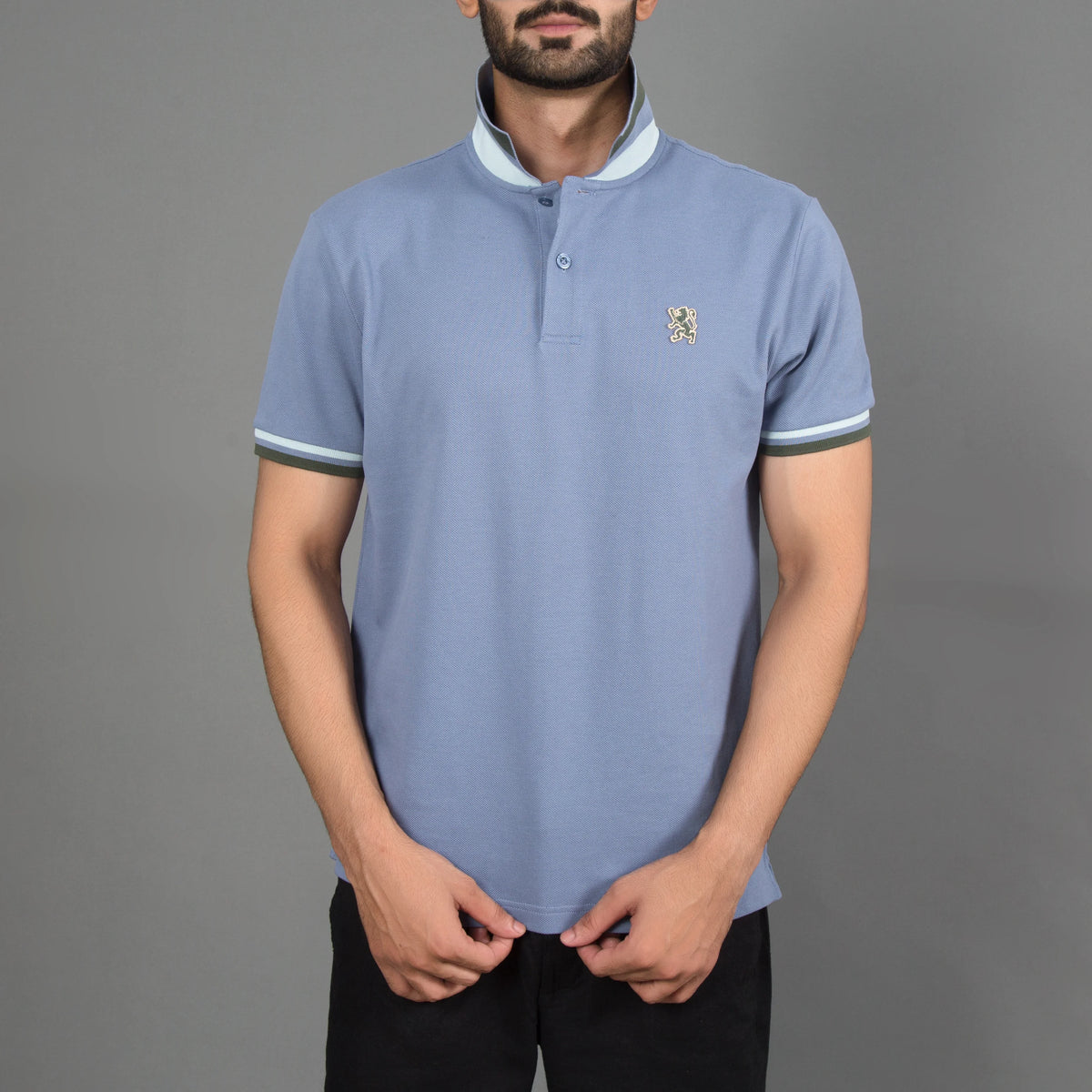Performance Polo With Small Lion Embroidery (Slim Fit)